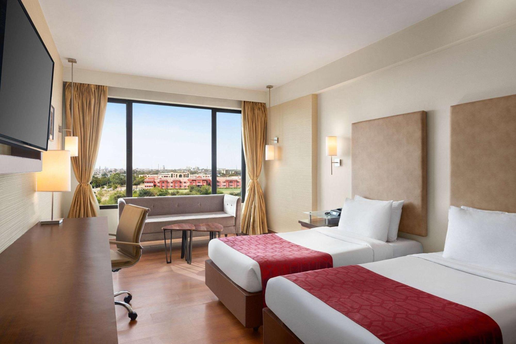 Ramada By Wyndham Jaipur North 호텔 외부 사진